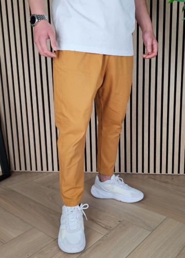 Camel chino business van al mirats 2