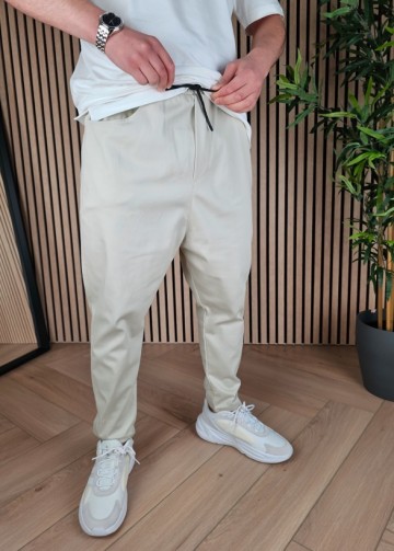 Creme chino business van al mirats 6