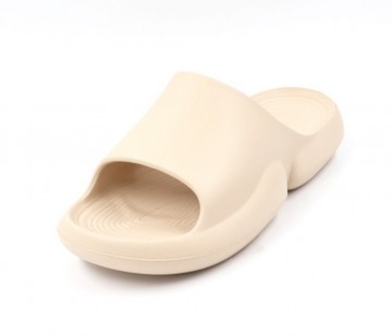 Creme slipper fly out 2