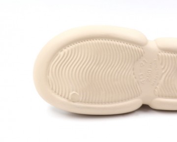 Creme slipper fly out 4