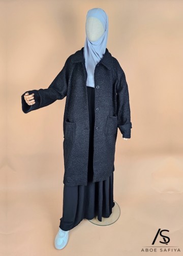 Fluffy jas latifa in zwart