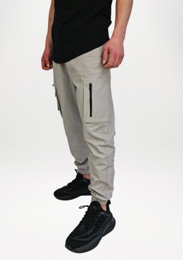 Lichtgrijze cargo tech32 van al mirats 2