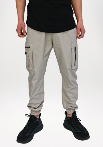 Lichtgrijze cargo tech32 van al mirats 4