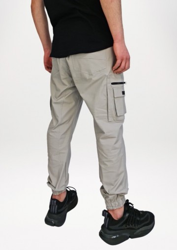 Lichtgrijze cargo tech32 van al mirats 5