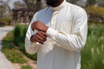 Saudi Créme van Custom Qamis