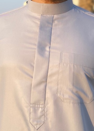 Saudi platinum lichtgrijs