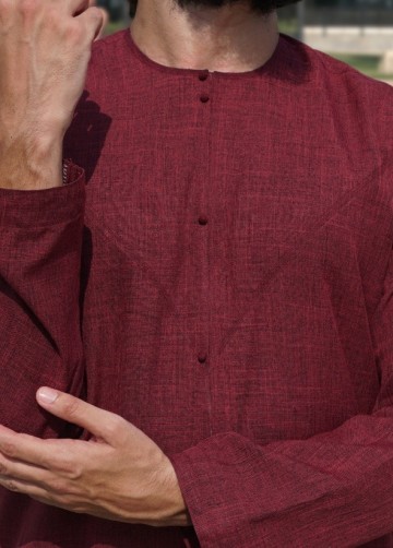 Emirati Bordeaux van Custom Qamis