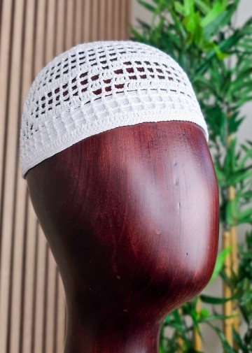 Taqiyah emirates met band 2