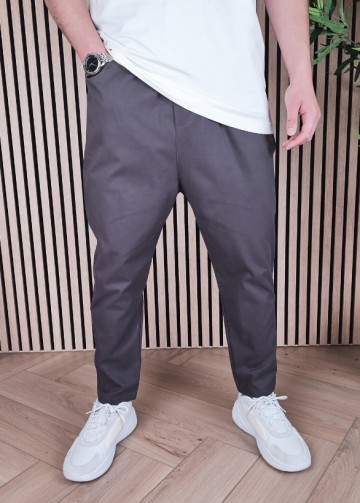 Taupe chino business van al mirats 6