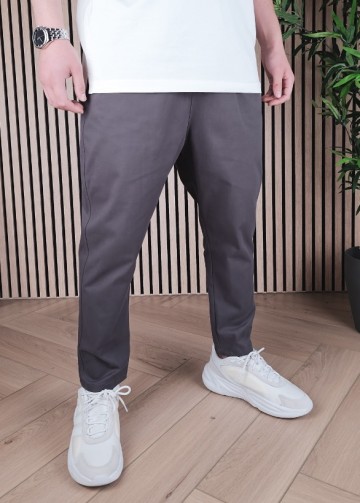 Taupe chino business van al mirats 8